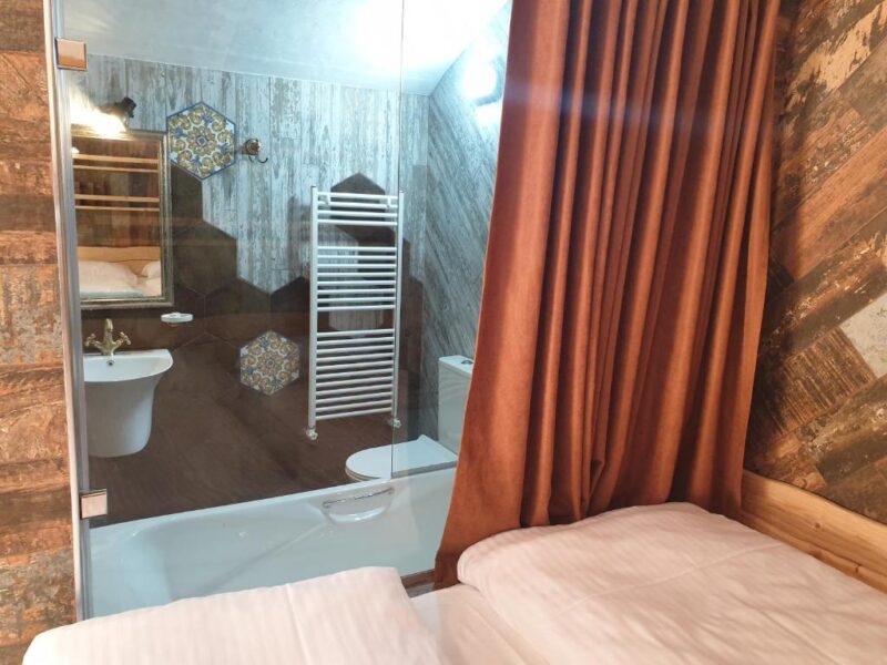 Կոդ–DJ57 Հյուրանոցի քոթեջ