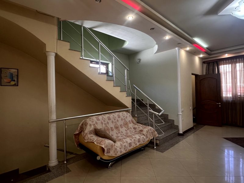 Կոդ–DJ82 Առանձնատուն