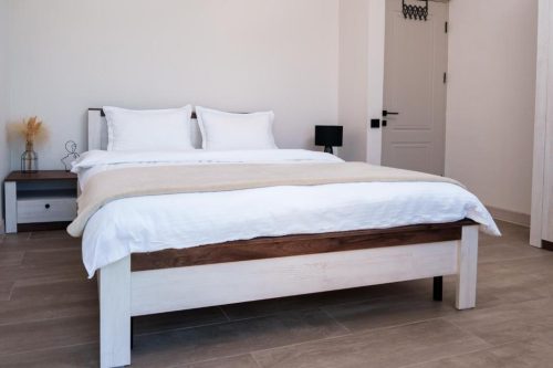 DJ83 ննջարան 1