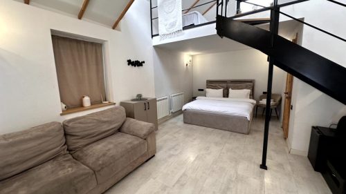 DJ77 ննջարան 1